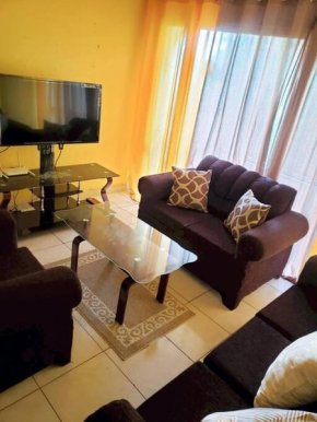 Lovely 2 Bedroom Apartment with WIFI II Centrally located in New Kingston II Master Bedroom AC only